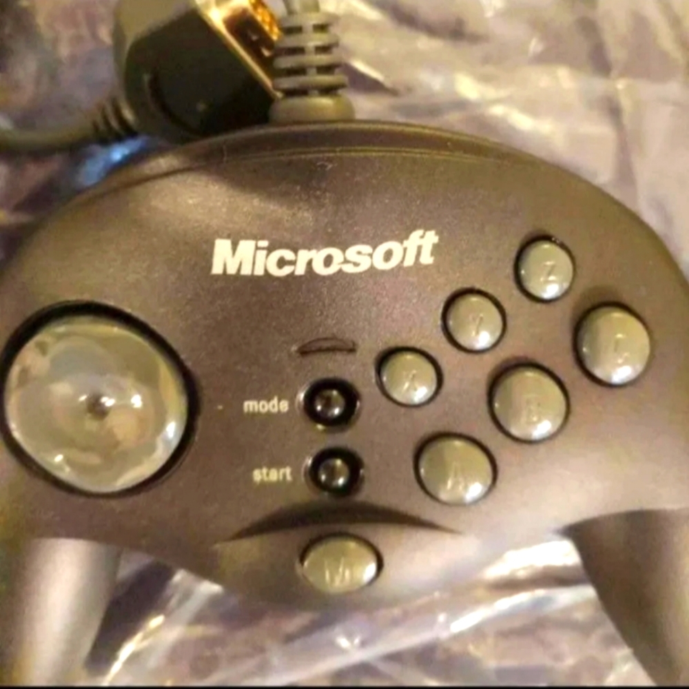 Y2k MICROSOFT SIDEWINDER 1ST GENERATION GAME PADS (2) & CD SET NWT/NWOT/EUC Rare